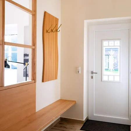 Ferienhaus Ferienhaus Mit Terrasse, Garten Und Grill *